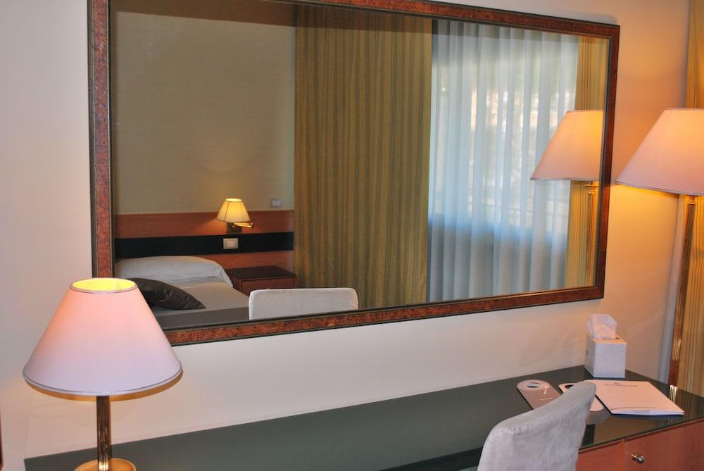 Bv Hotel Oly روما المظهر الخارجي الصورة