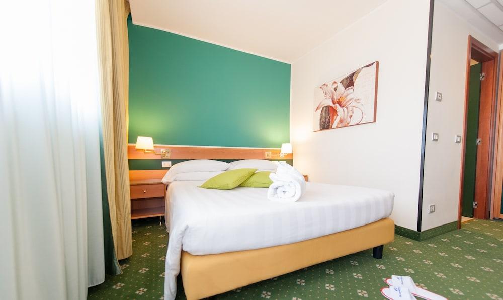 Bv Hotel Oly روما المظهر الخارجي الصورة