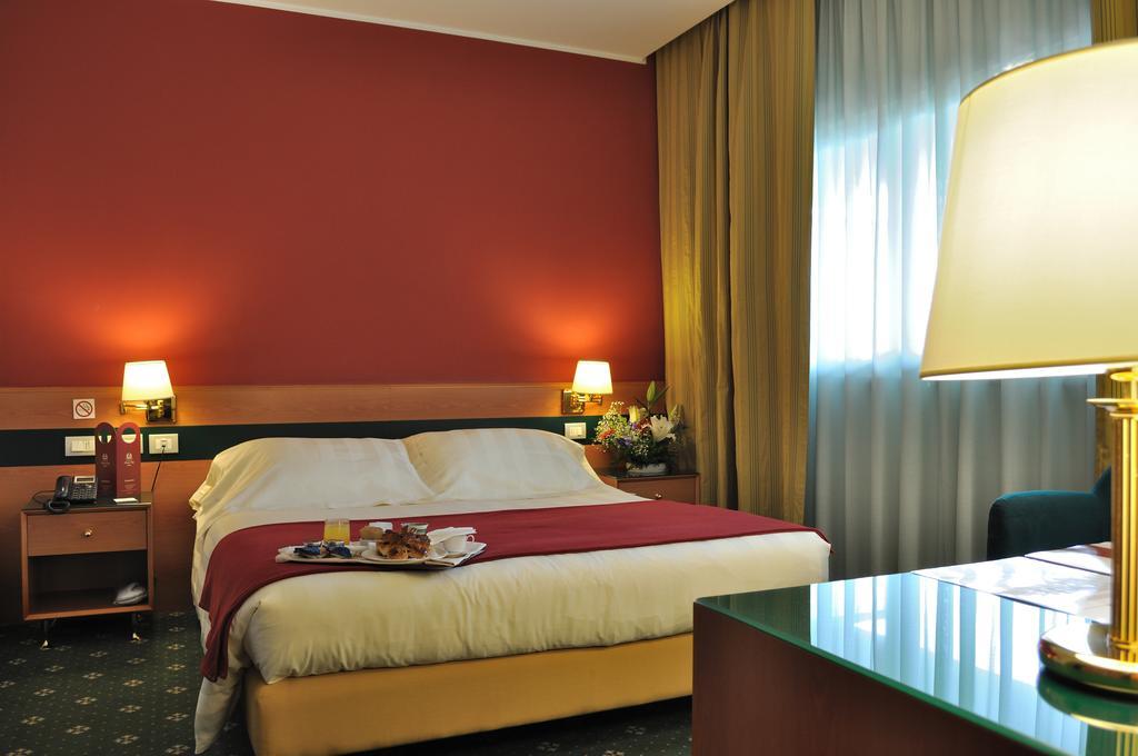 Bv Hotel Oly روما المظهر الخارجي الصورة